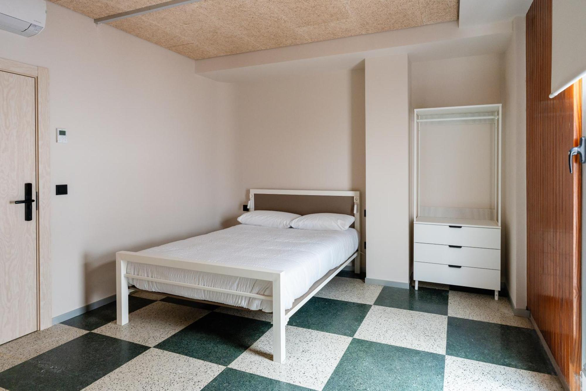 Lamia Bbk Women Hostel-Solo Mujeres Bilbao Exterior photo